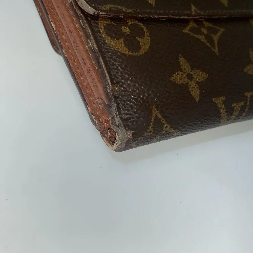 Authentic Louis Vuitton Monogram Elise Compact Wallet